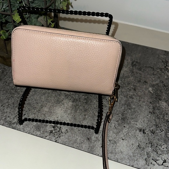 Michael Kors - Picture 2 of 4